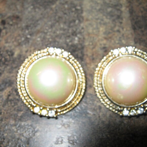 Designer Inspired Vintage Pearl , Diamond and Gold Clip-On Earrings - Picture 5 of 5